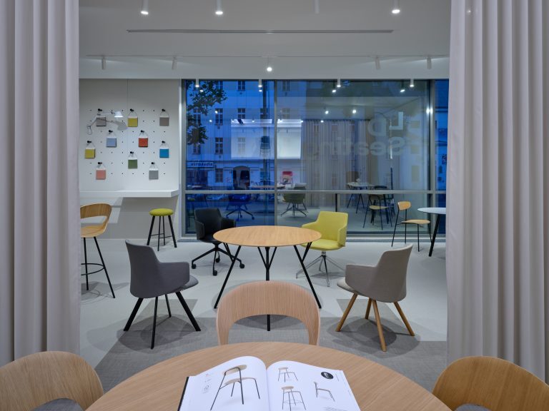 V nynějším showroomu LD Seating se původně nacházelo kuchyňské studio. Foto: Boys Play Nice