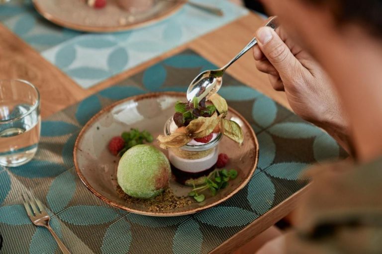 Na vysoké úrovni je i hotelová restaurace a její menu